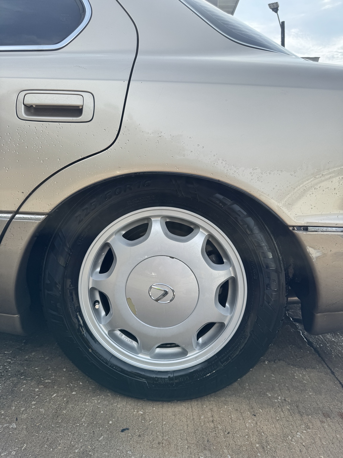 Clean Lexus wheel and body panel
